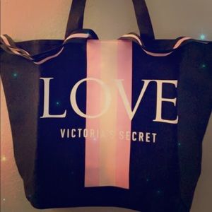 VS Everything Tote